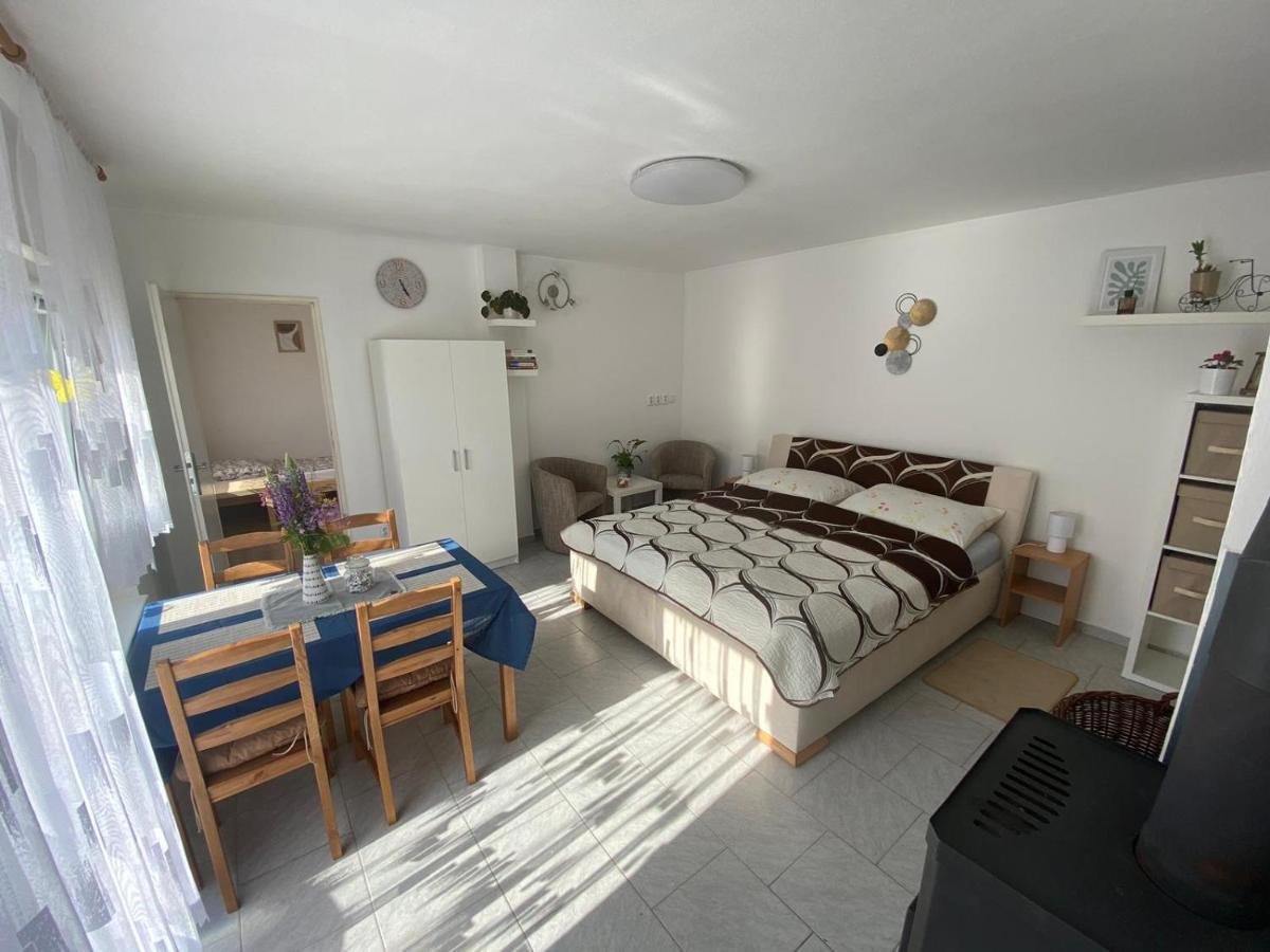 Apartman Beniskovec, Suchdol Nad Luznici Extérieur photo
